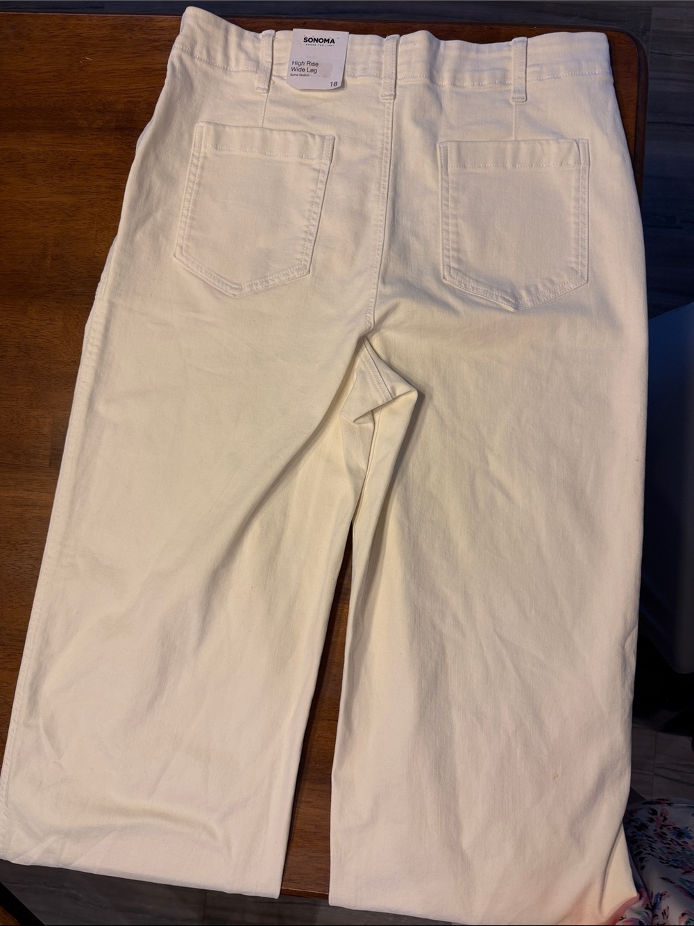 NWT High-Waist Button-Fly Women’s Jeans in Cream - Picture 5 of 9